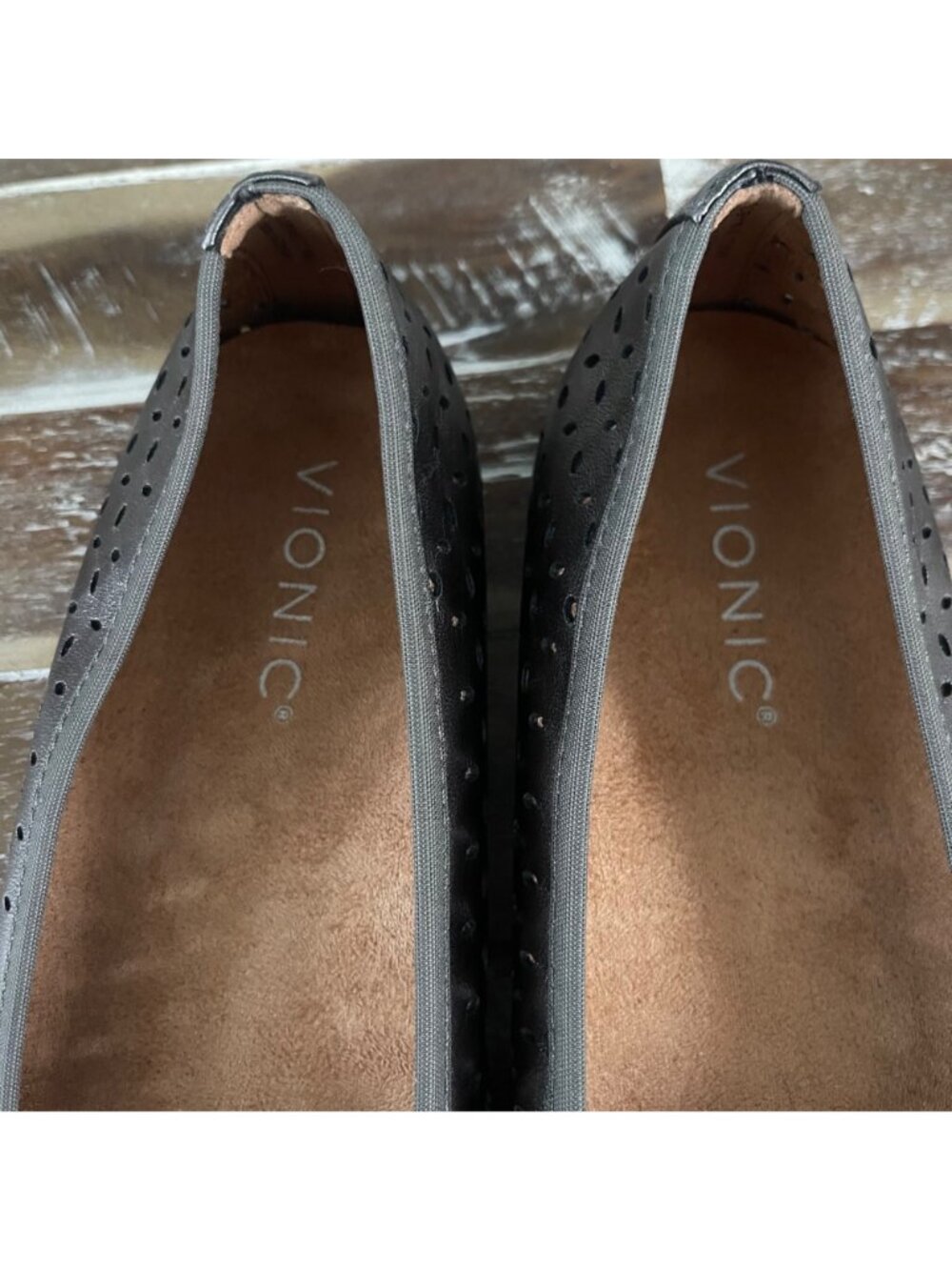 Vionic Womens Robyn II Perforated Leather Ballet Flats 7.5W Metallic Classic - Picture 3 of 14
